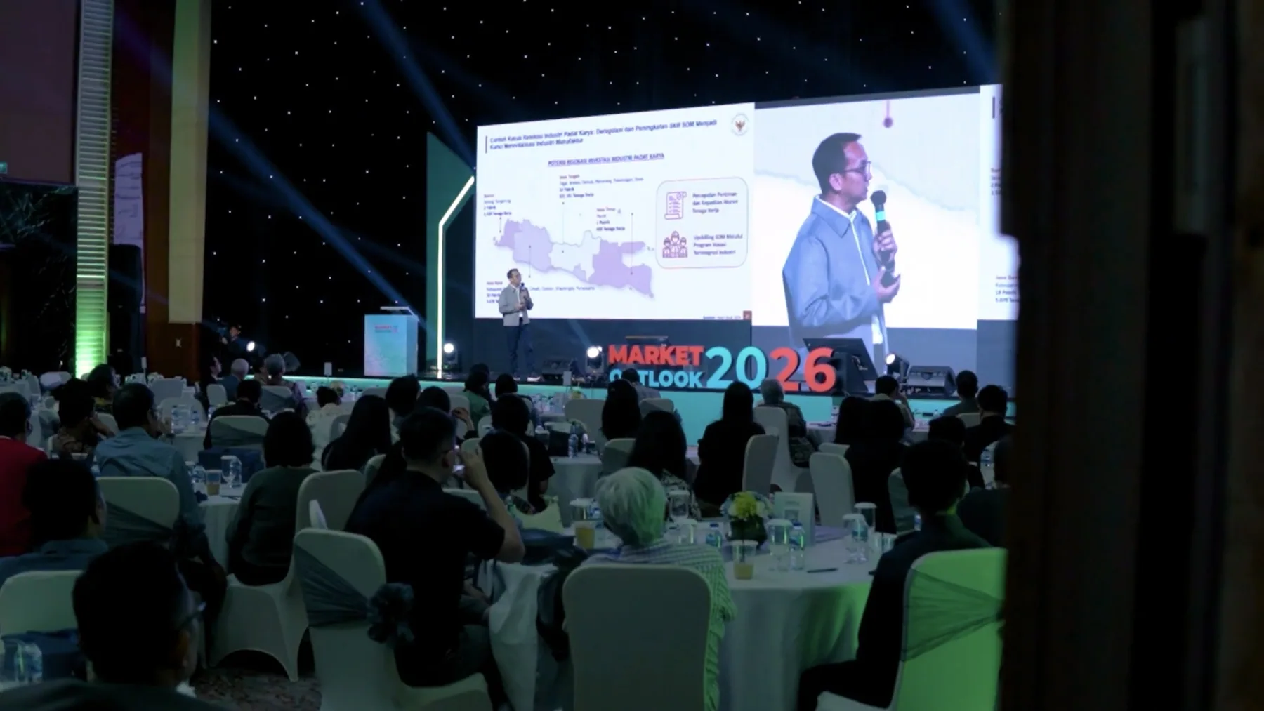 Guests following the Market Outlook presentation